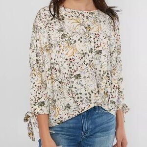 3/$15 LAZY SUNDAYS floral print blouse